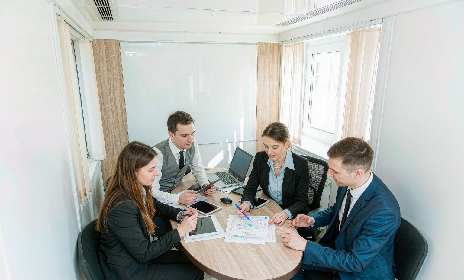别再用大客户那套管长尾客户:四个坑与一份避坑自查清单